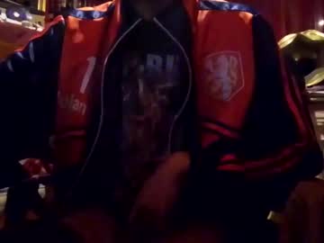 See David_argentina online Now @ spicyfree.cam