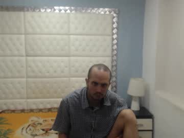 See Jhontorres018 online Now @ spicyfree.cam