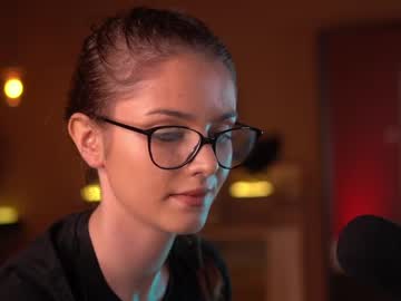 See Raisadoll online Now @ spicyfree.cam